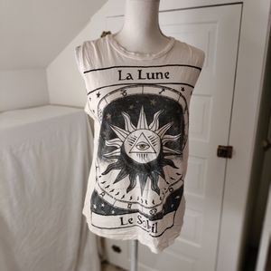 White sleeveless graphic design t shirt sun and moon